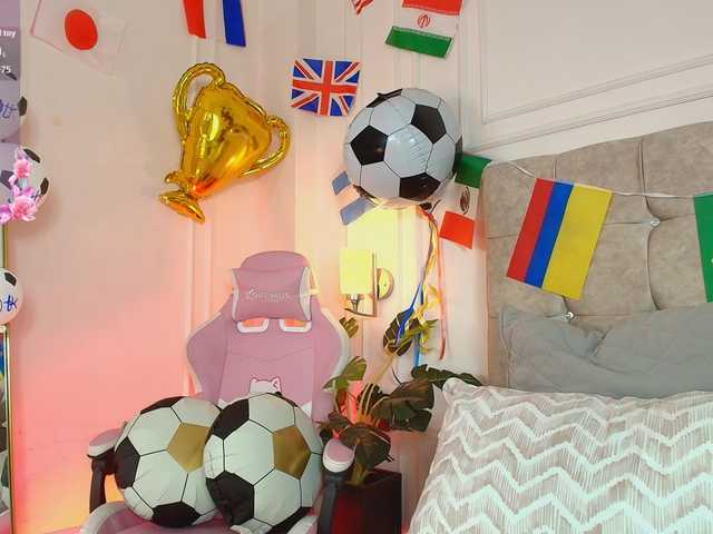 JasmineRoss live cam on BongaCams
