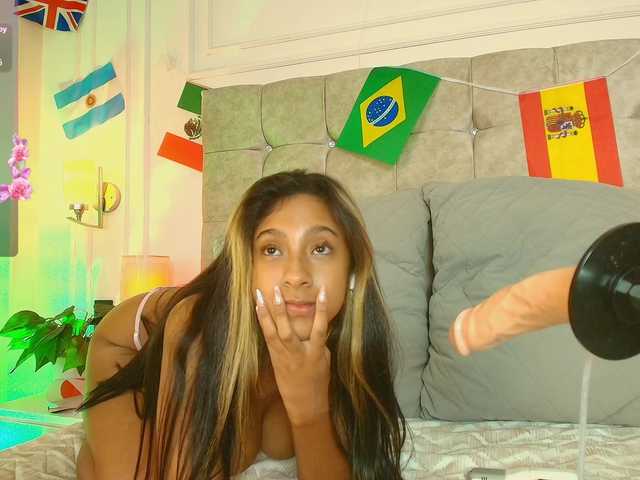JasmineRoss live cam on BongaCams