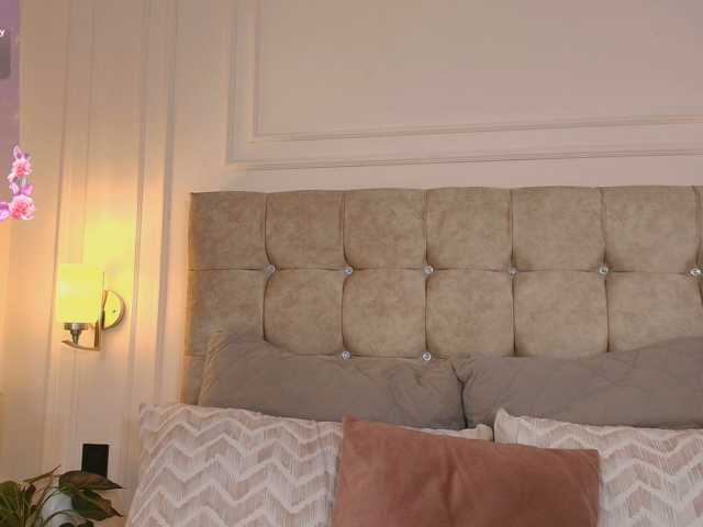 JasmineRoss live cam on BongaCams