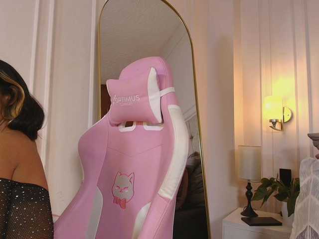 JasmineRoss live cam on BongaCams