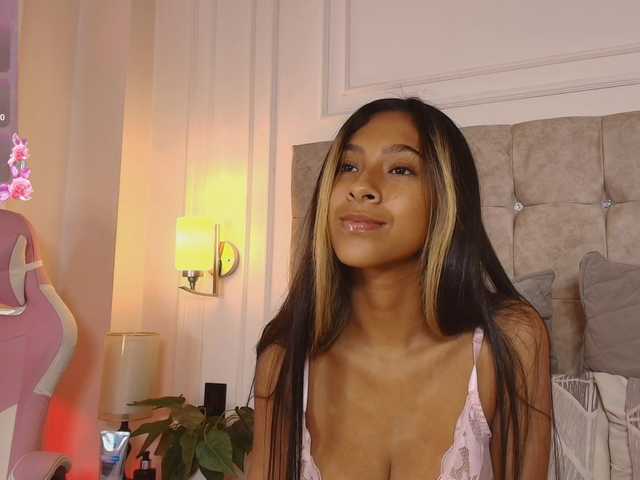JasmineRoss live cam on BongaCams