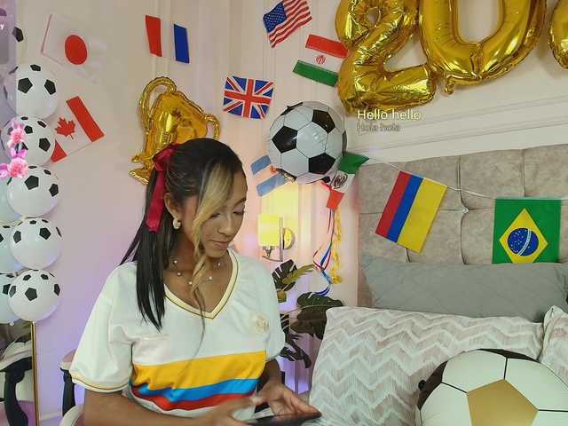 JasmineRoss live cam on BongaCams