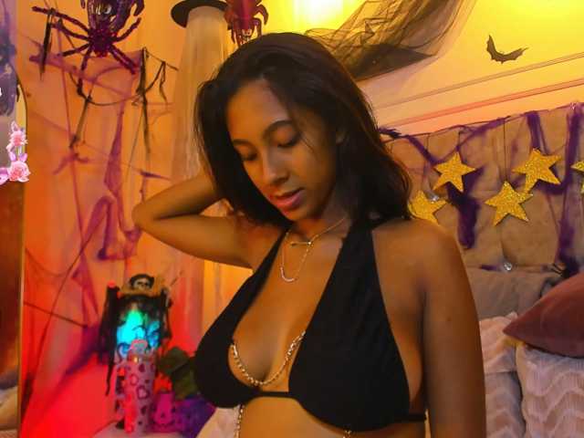 JasmineRoss live cam on BongaCams