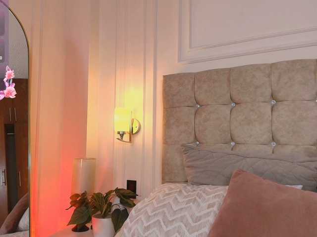 JasmineRoss live cam on BongaCams