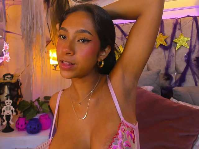 JasmineRoss live cam on BongaCams