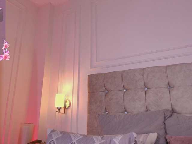 JasmineRoss live cam on BongaCams