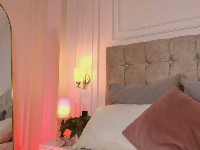 JasmineRoss live cam on BongaCams