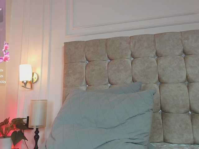 JasmineRoss live cam on BongaCams