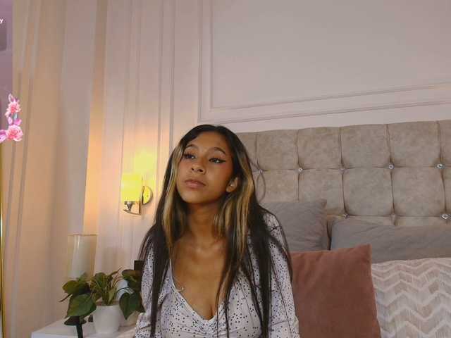 JasmineRoss live cam on BongaCams