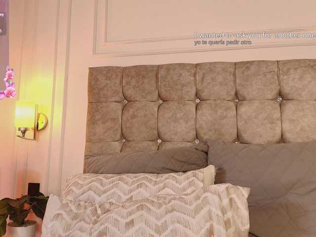 JasmineRoss live cam on BongaCams