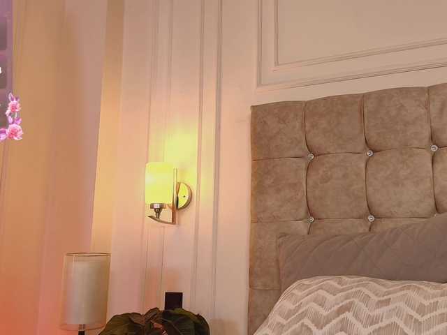 JasmineRoss live cam on BongaCams