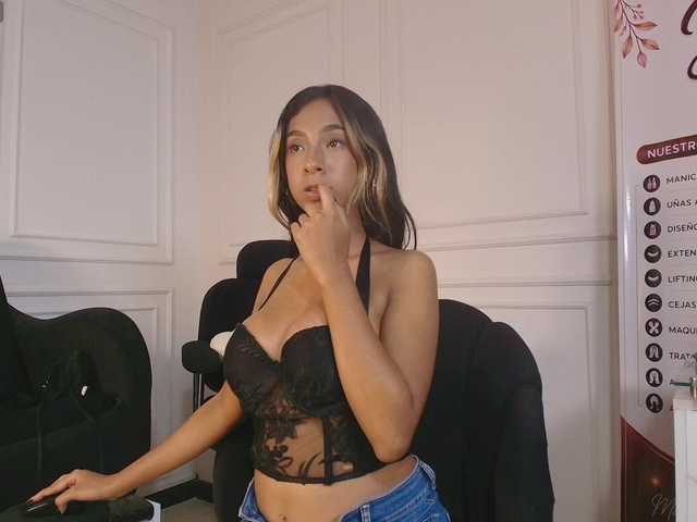 JasmineRoss live cam on BongaCams