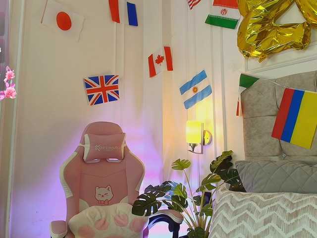 JasmineRoss live cam on BongaCams