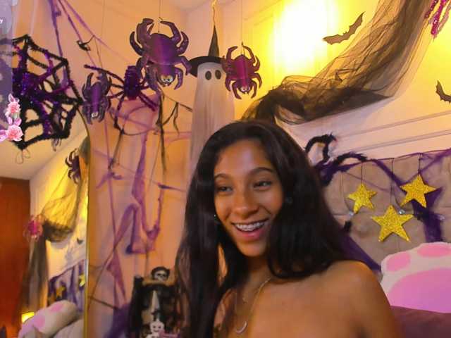 JasmineRoss live cam on BongaCams