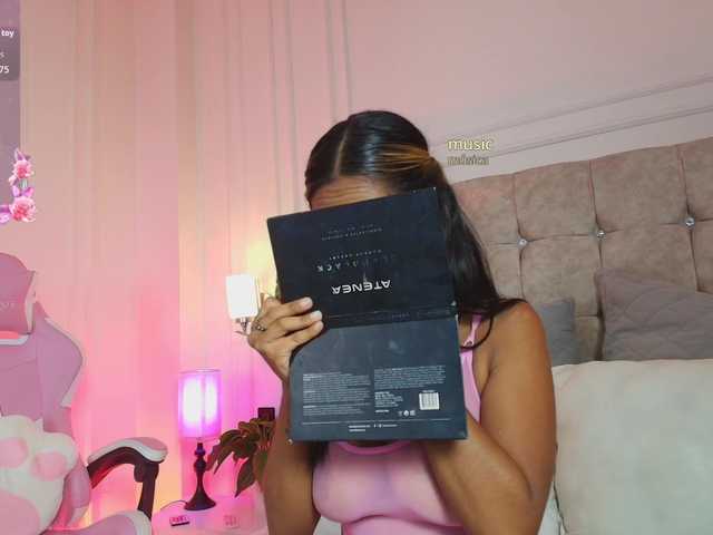 JasmineRoss live cam on BongaCams