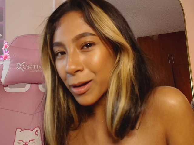 JasmineRoss live cam on BongaCams