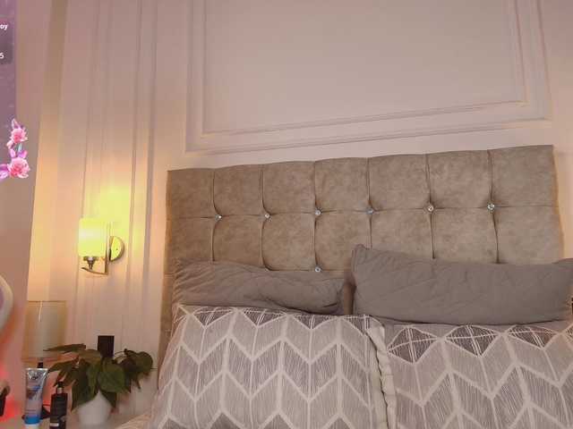 JasmineRoss live cam on BongaCams