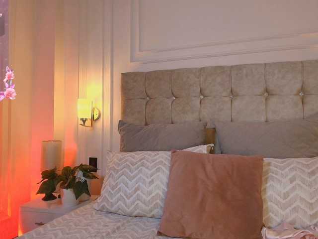 JasmineRoss live cam on BongaCams