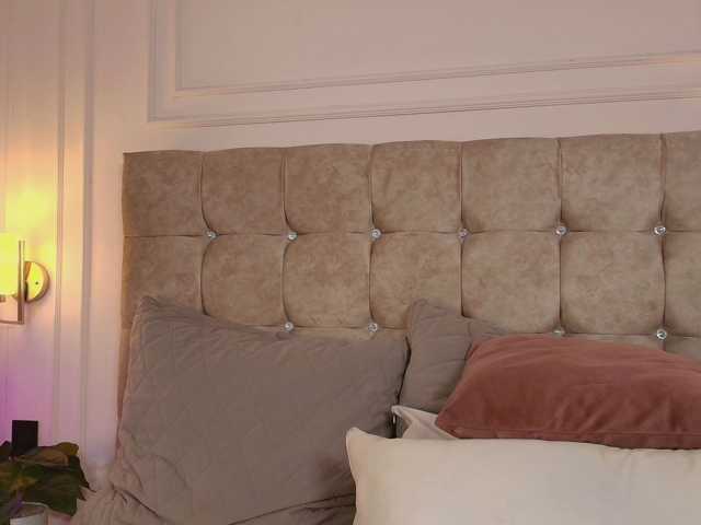 JasmineRoss live cam on BongaCams