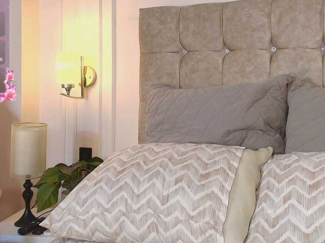 JasmineRoss live cam on BongaCams