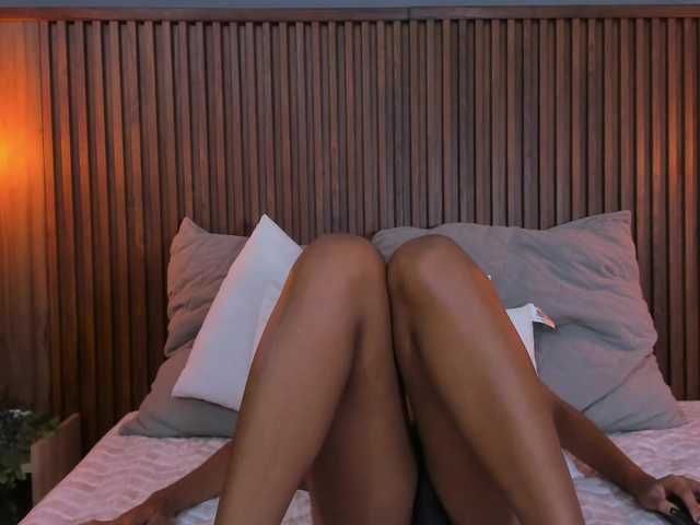 JasmineRoss live cam on BongaCams
