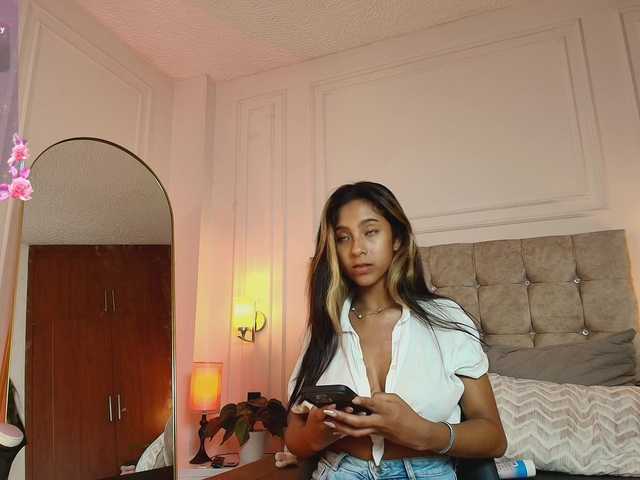 JasmineRoss live cam on BongaCams
