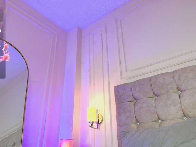 JasmineRoss live cam on BongaCams