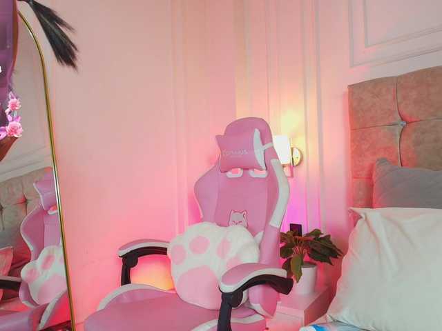JasmineRoss live cam on BongaCams