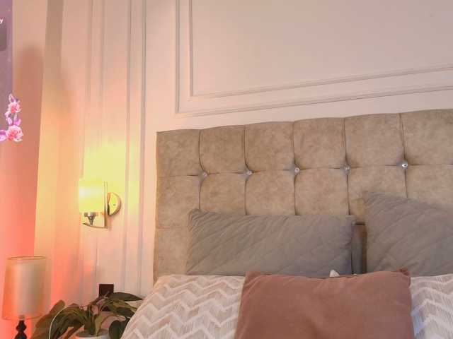 JasmineRoss live cam on BongaCams