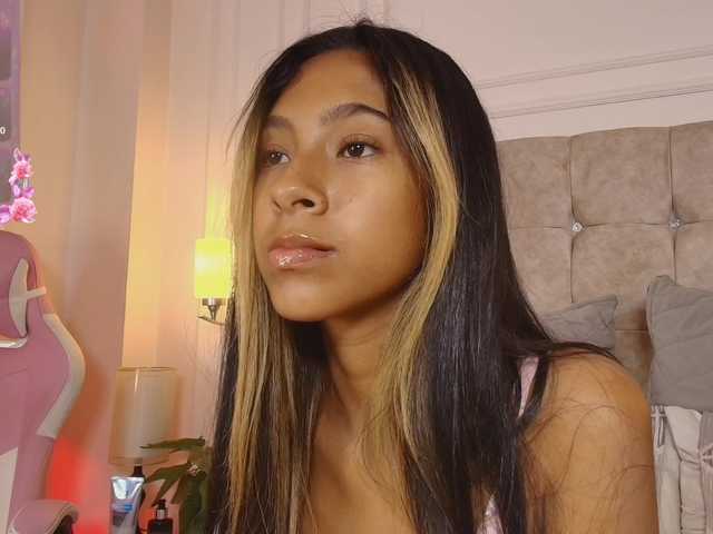JasmineRoss live cam on BongaCams