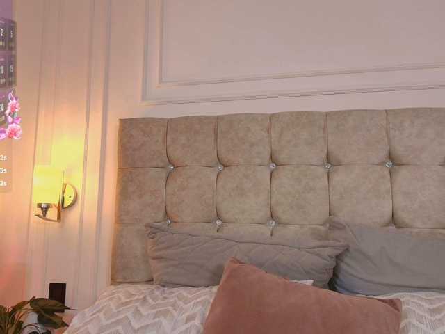 JasmineRoss live cam on BongaCams