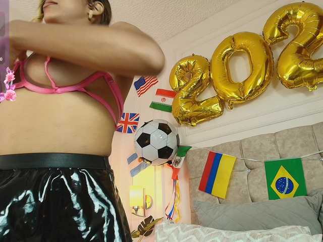 JasmineRoss live cam on BongaCams