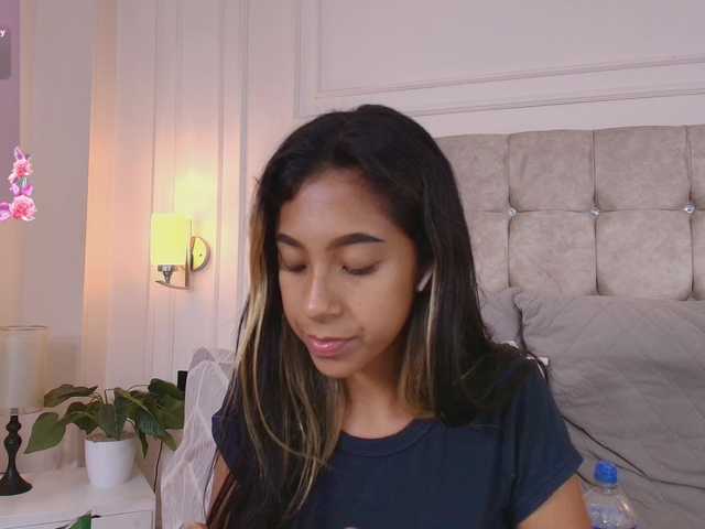 JasmineRoss live cam on BongaCams