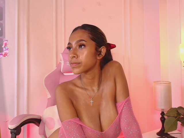 JasmineRoss live cam on BongaCams