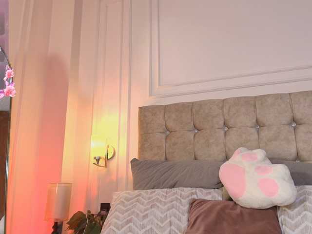 JasmineRoss live cam on BongaCams