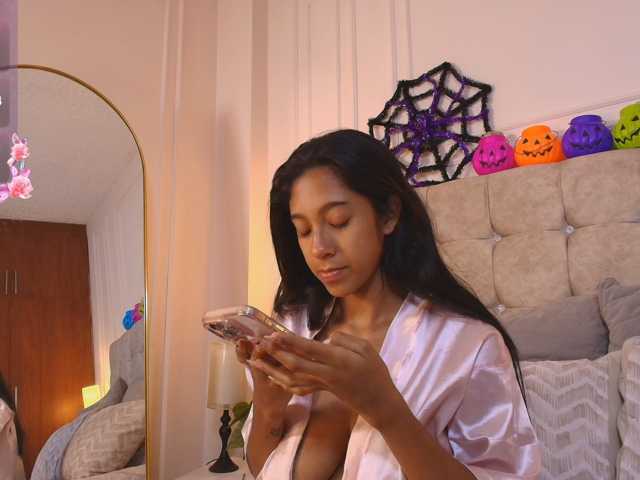 JasmineRoss live cam on BongaCams