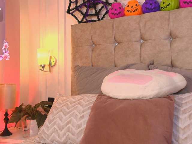 JasmineRoss live cam on BongaCams