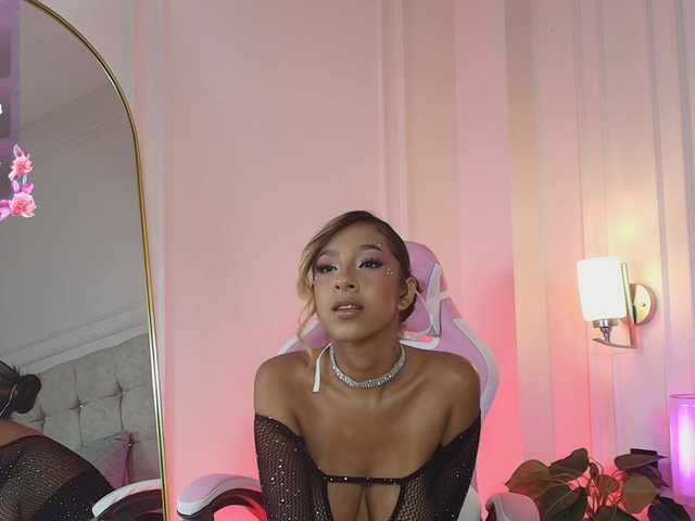 JasmineRoss live cam on BongaCams