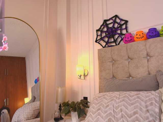 JasmineRoss live cam on BongaCams