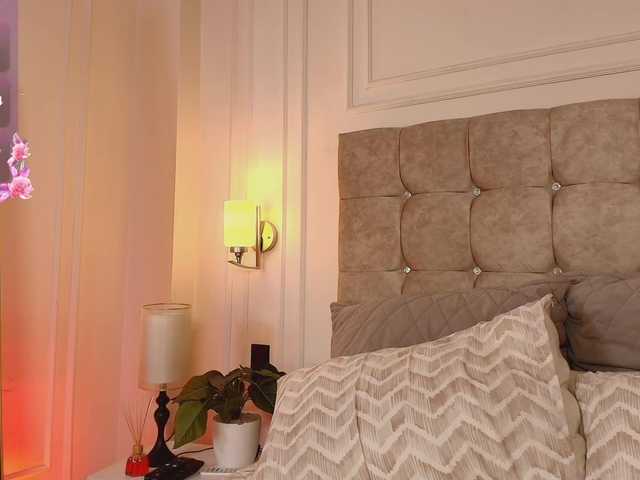 JasmineRoss live cam on BongaCams