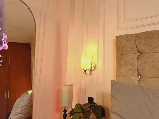 JasmineRoss live cam on BongaCams