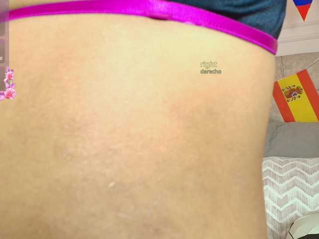 JasmineRoss live cam on BongaCams