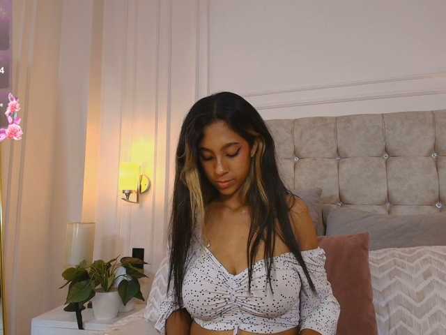 JasmineRoss live cam on BongaCams