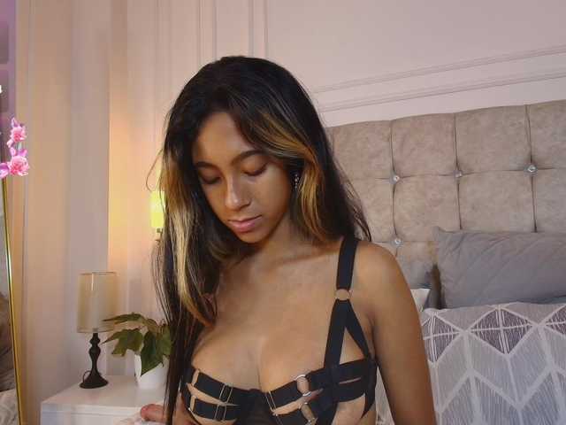 JasmineRoss live cam on BongaCams