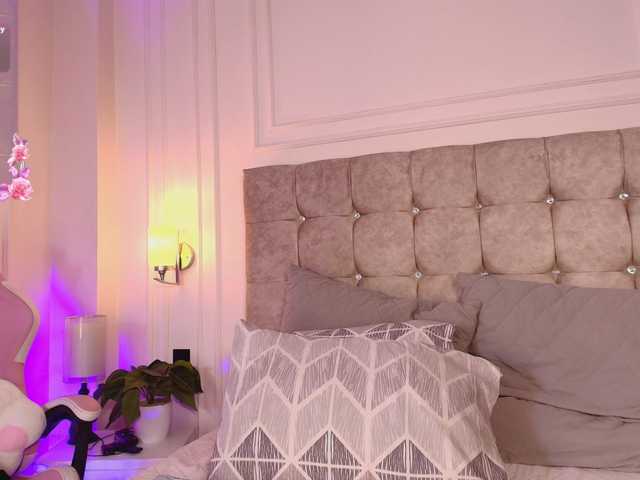 JasmineRoss live cam on BongaCams