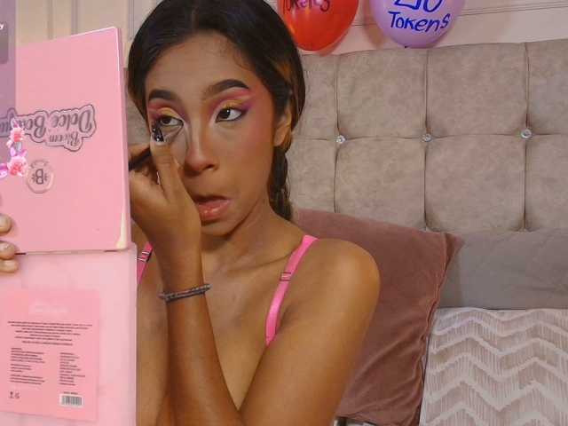 JasmineRoss live cam on BongaCams