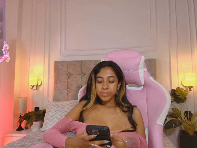 JasmineRoss live cam on BongaCams