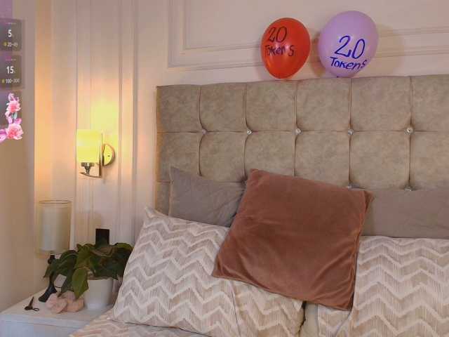 JasmineRoss live cam on BongaCams