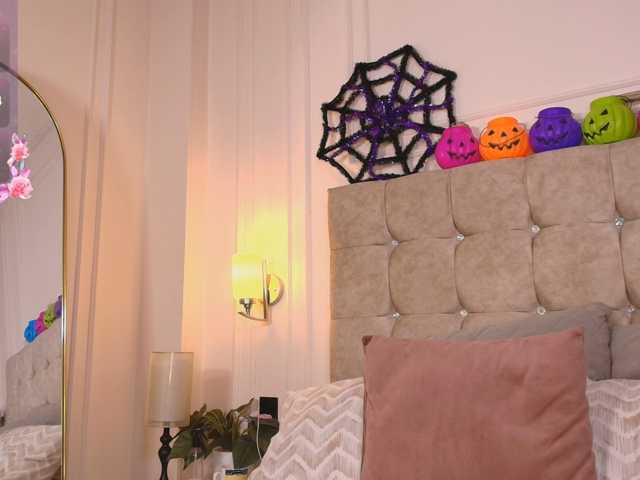JasmineRoss live cam on BongaCams