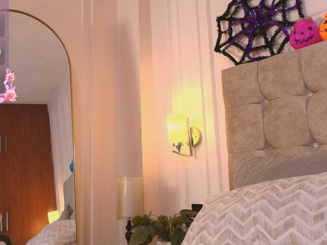 JasmineRoss live cam on BongaCams